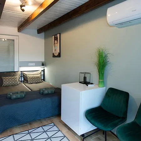 Mythos Private * Pécs